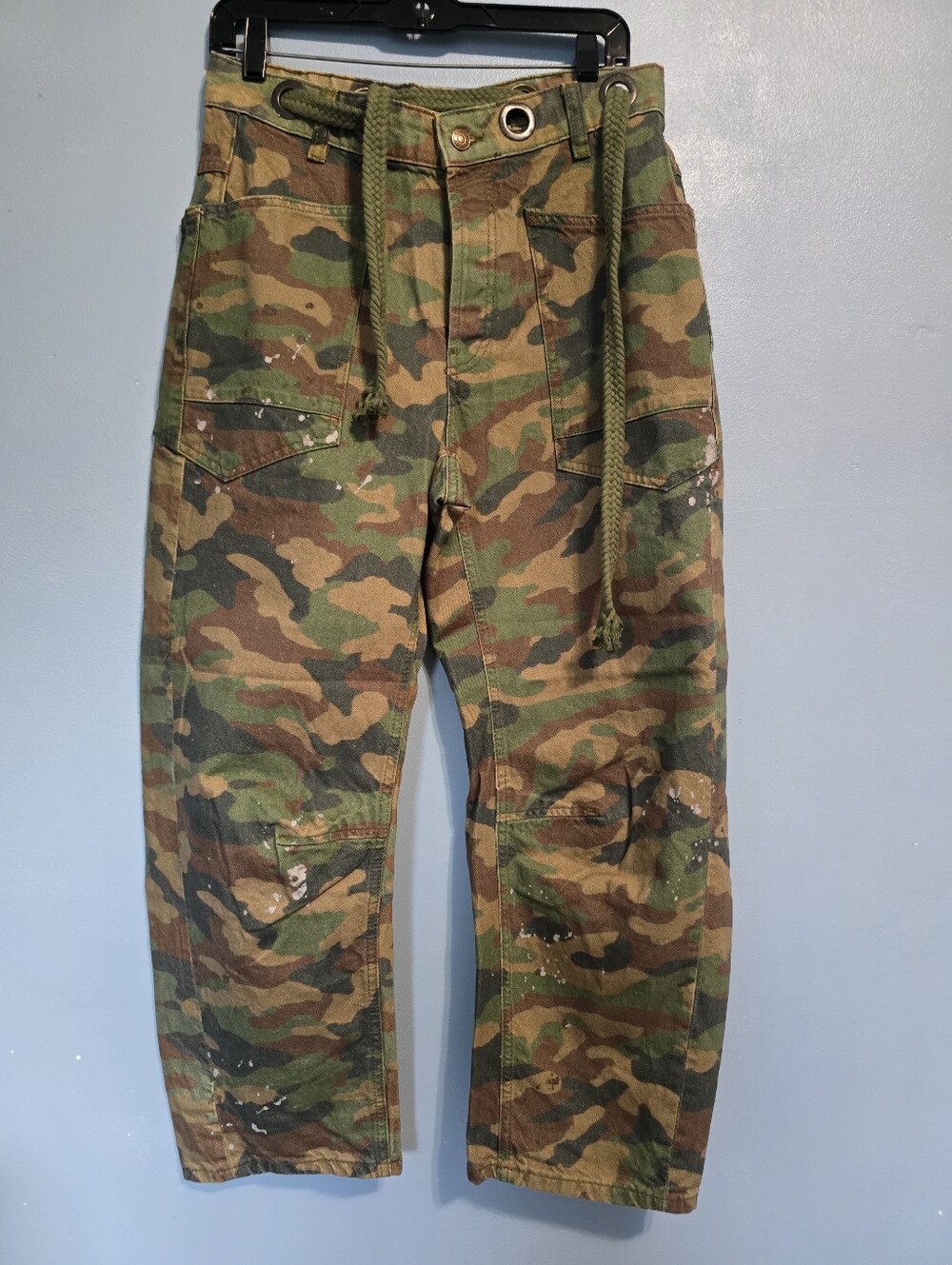 We The Free Moxie Camo Barrel Pants Size 25 Nwot